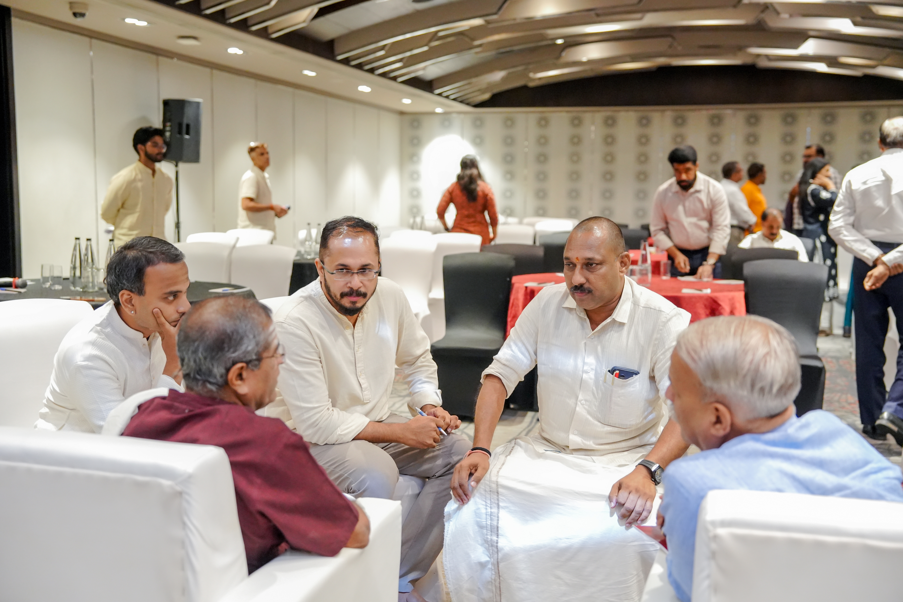 Arrivals & Pre-Event Mingle